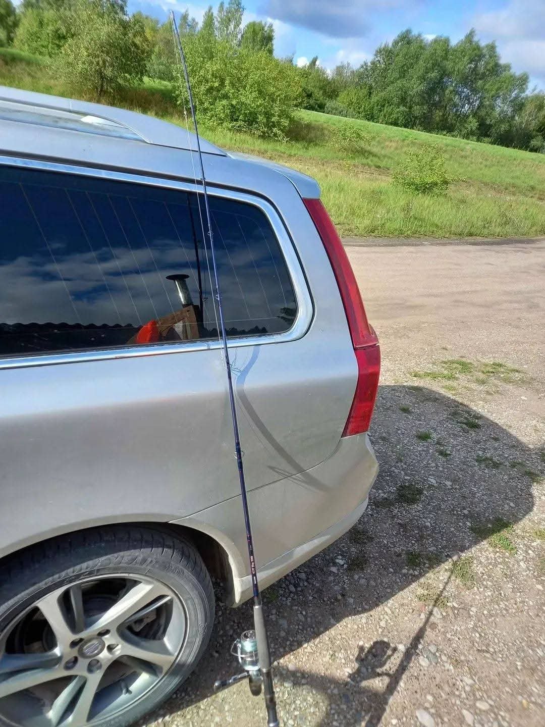 Fotoattēls 2 no 3: Salmo GT Jig 200 kāts ar Shimano Nexave spoli. Kāts jauns bijis vienā copē, spole lietota ļoti labā