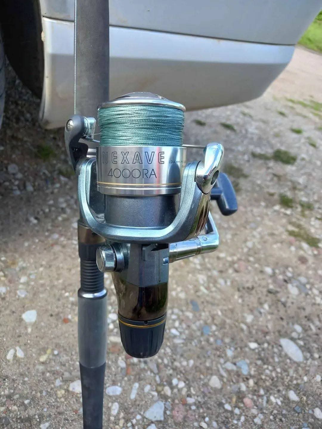 Fotoattēls 3 no 3: Salmo GT Jig 200 kāts ar Shimano Nexave spoli. Kāts jauns bijis vienā copē, spole lietota ļoti labā